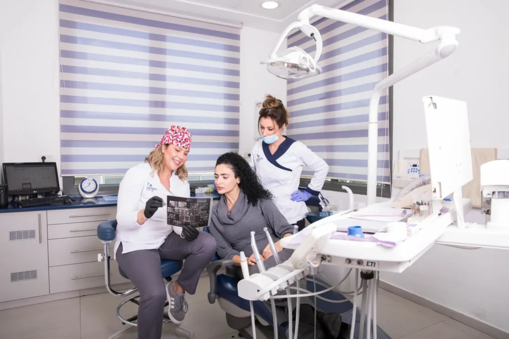 Choosing a Dental Veneer Type – Composite or Porcelain?