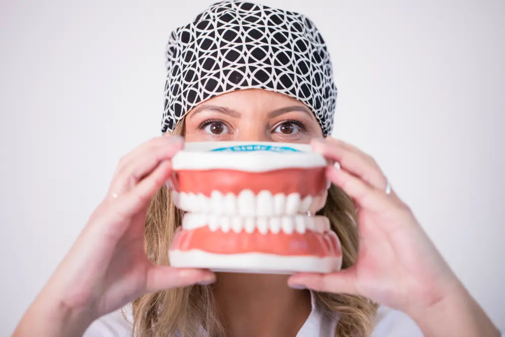 Chewing Ice - Innocent Habit or Danger to Teeth